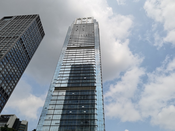 深圳大楼外墙清洗施工_调整大小.jpg